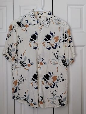 Denim & Flower Short-Sleeve Floral Button Down Sz. S